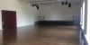 Saal mit Traversen und Licht